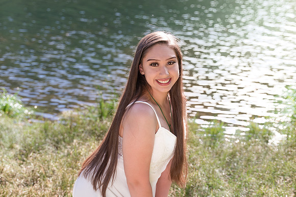 Senior portrait at lake in Vancouver WA